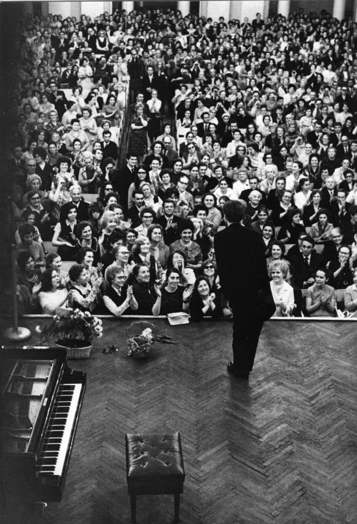 Pianist Van Cliburn in the Great Hall of the Moscow Conservatory during the Tchaikovsky International Music Competition in 1958.